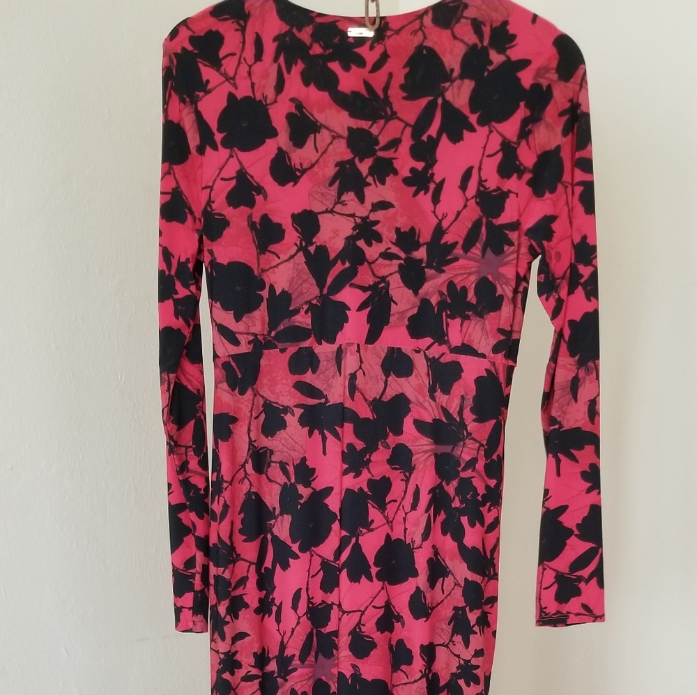 Dress - Picture 2 of 4